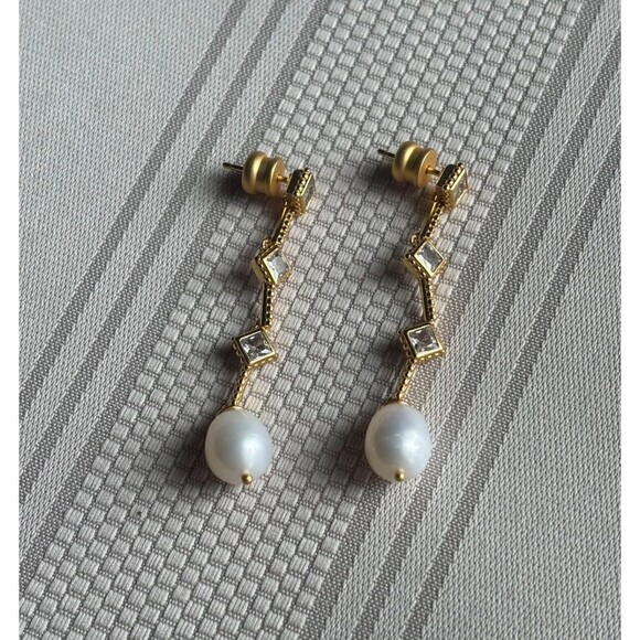Brand New. $165 Julie Vos Noel Pearl Statement Earring color: gold/ivory - Picture 3 of 4